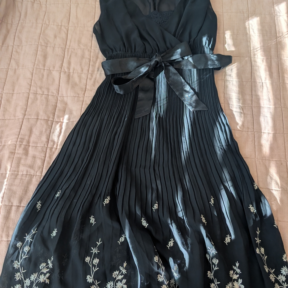 Elegant Black Midi Dress with Floral Details